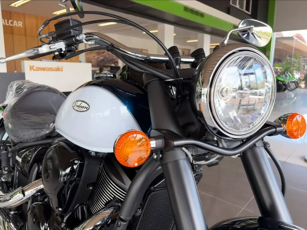 Kawasaki Vulcan 900 Classic (3).webp